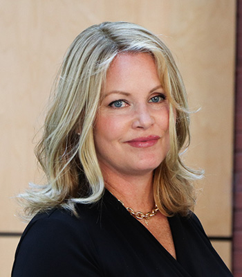 Amanda Martens headshot